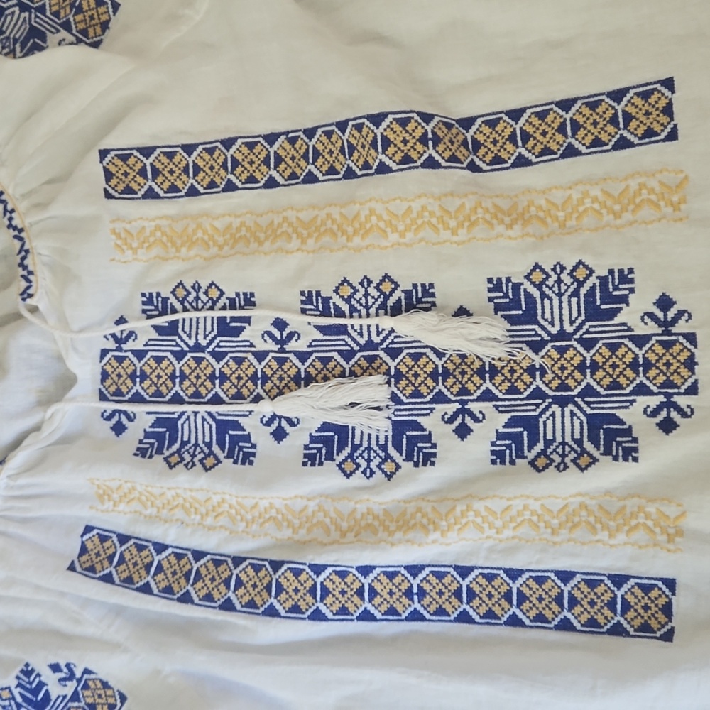 Maxi-ie White Blouse with Blue and Gold Embroidery - Picture 3 of 5